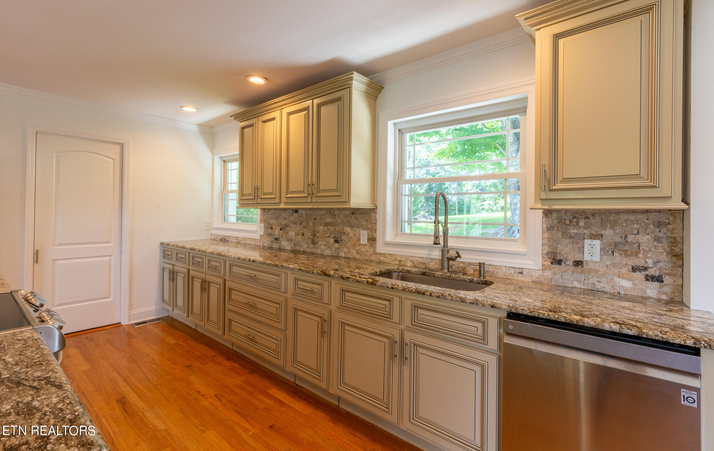 8732 Majors Road Knoxville, TN 37938 - Photo 20 of 34 Kitchen Area
