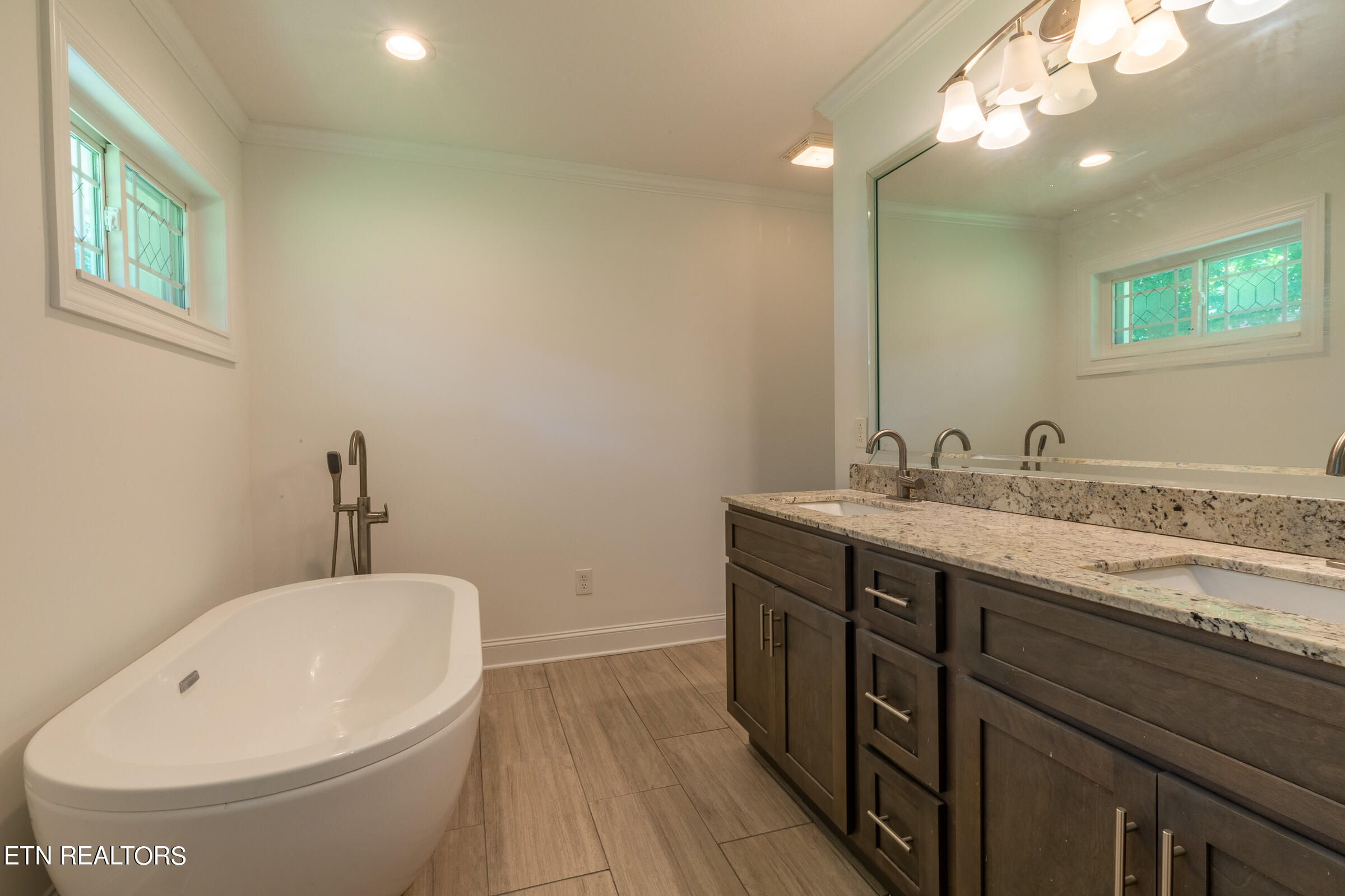 8732 Majors Road Knoxville, TN 37938 - Photo 24 of 34 Master Bath