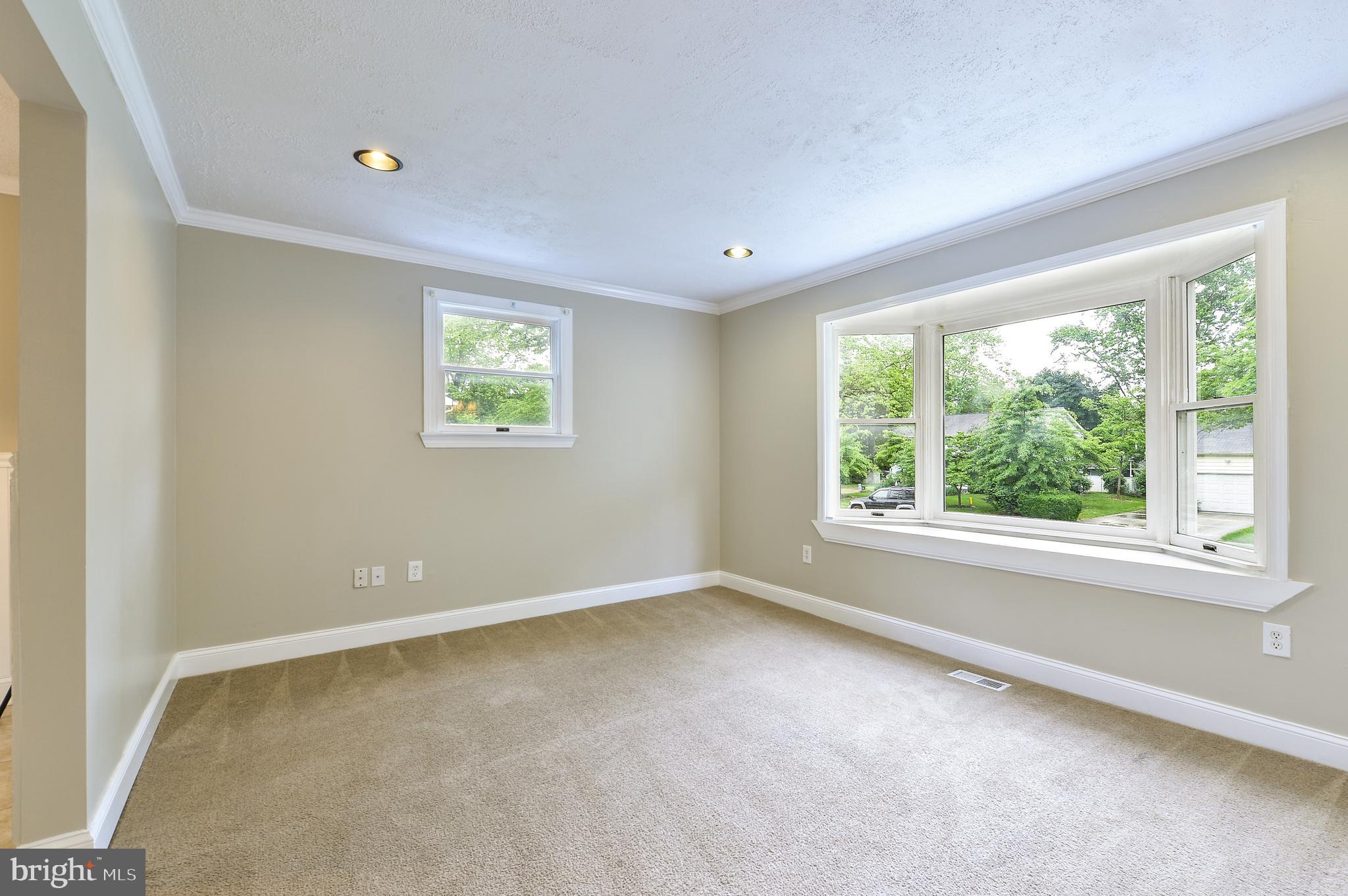 135 Milestone Road Elkton, MD 21921 - Photo 4 of 21 Family room with bay window.