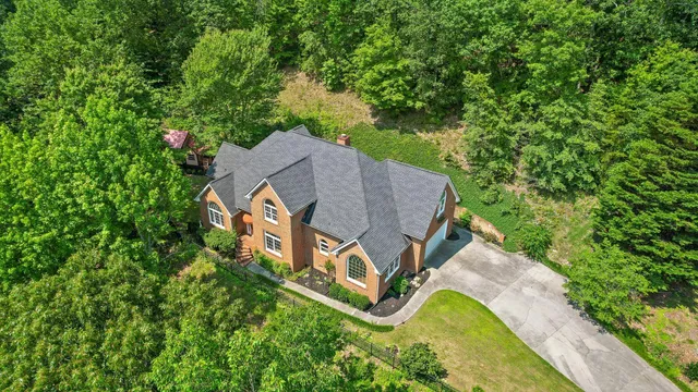 $450,000 | 2001 Eagle Point Drive, Dalton, GA 30720