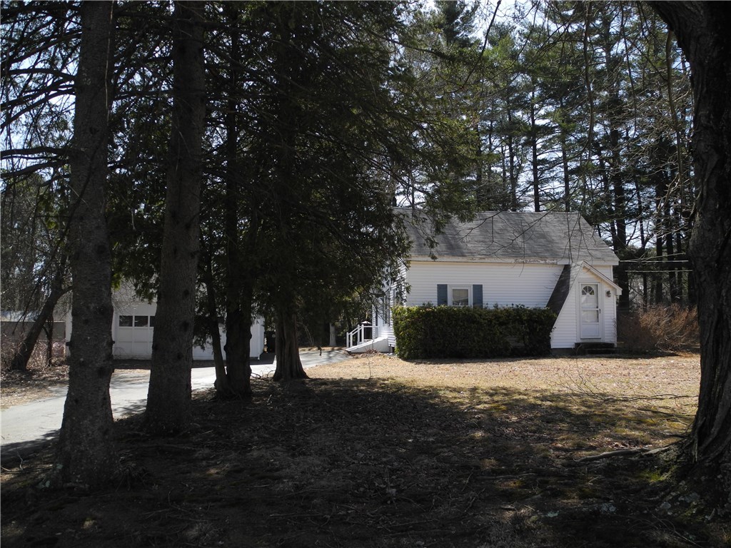 10 Vale Street Coventry, RI 02816 - Photo 1 of 26