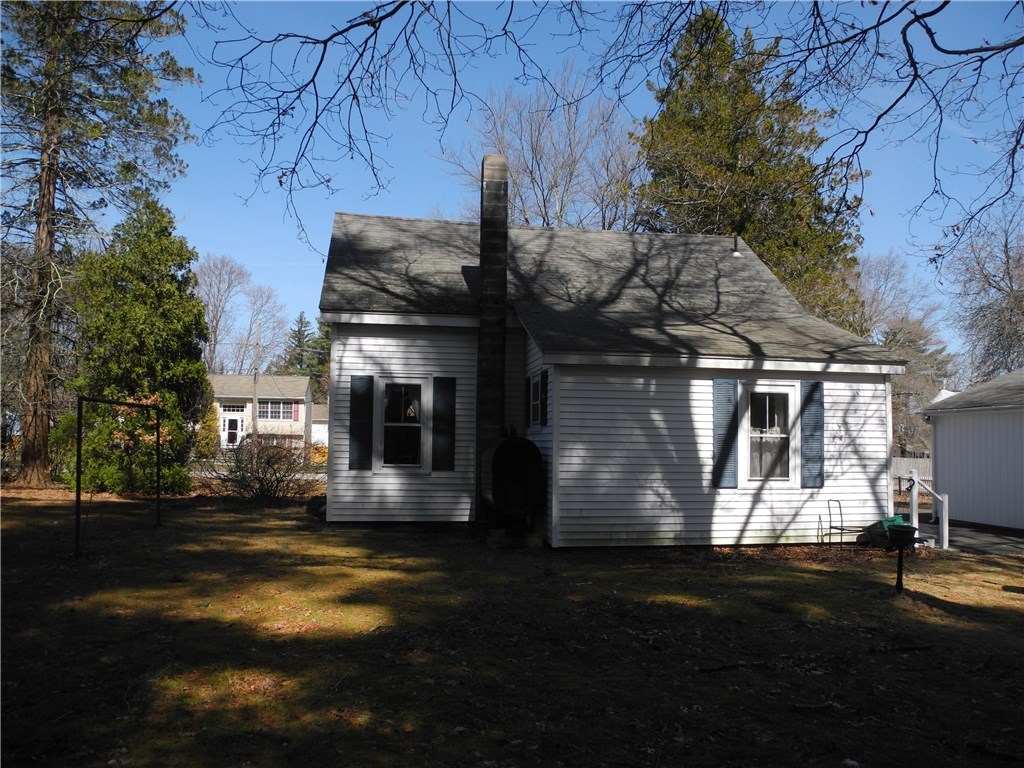 10 Vale Street Coventry, RI 02816 - Photo 3 of 26