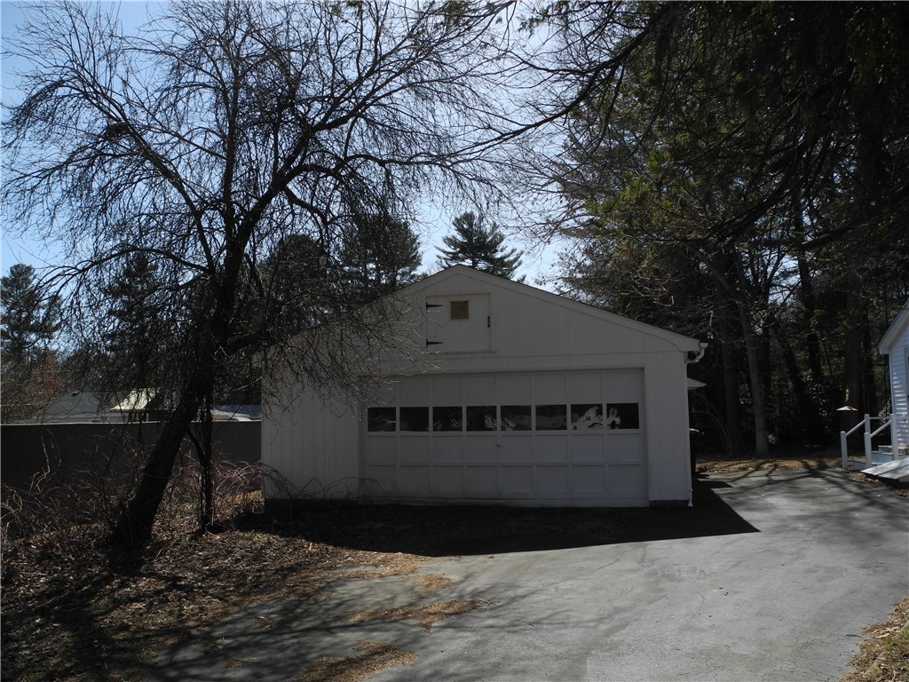 10 Vale Street Coventry, RI 02816 - Photo 8 of 26