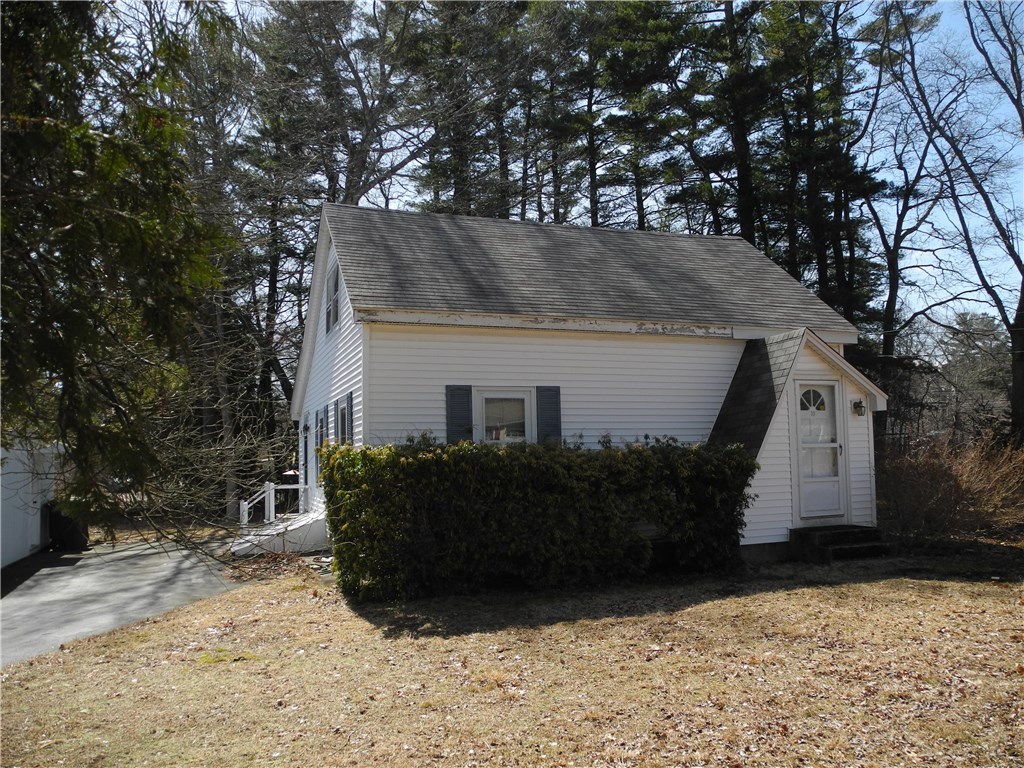 10 Vale Street Coventry, RI 02816 - Photo 9 of 26