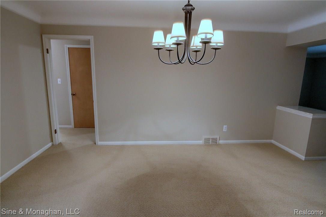 886 Harcourt Road Grosse Pointe, MI 48230 - Photo 9 of 39 888_Dining_Room_2nd_View.jpg
