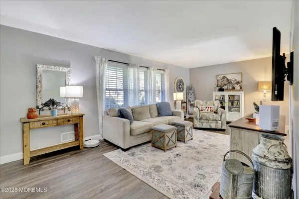 $579,500 | 30 Anita Drive, Jackson, NJ 08527