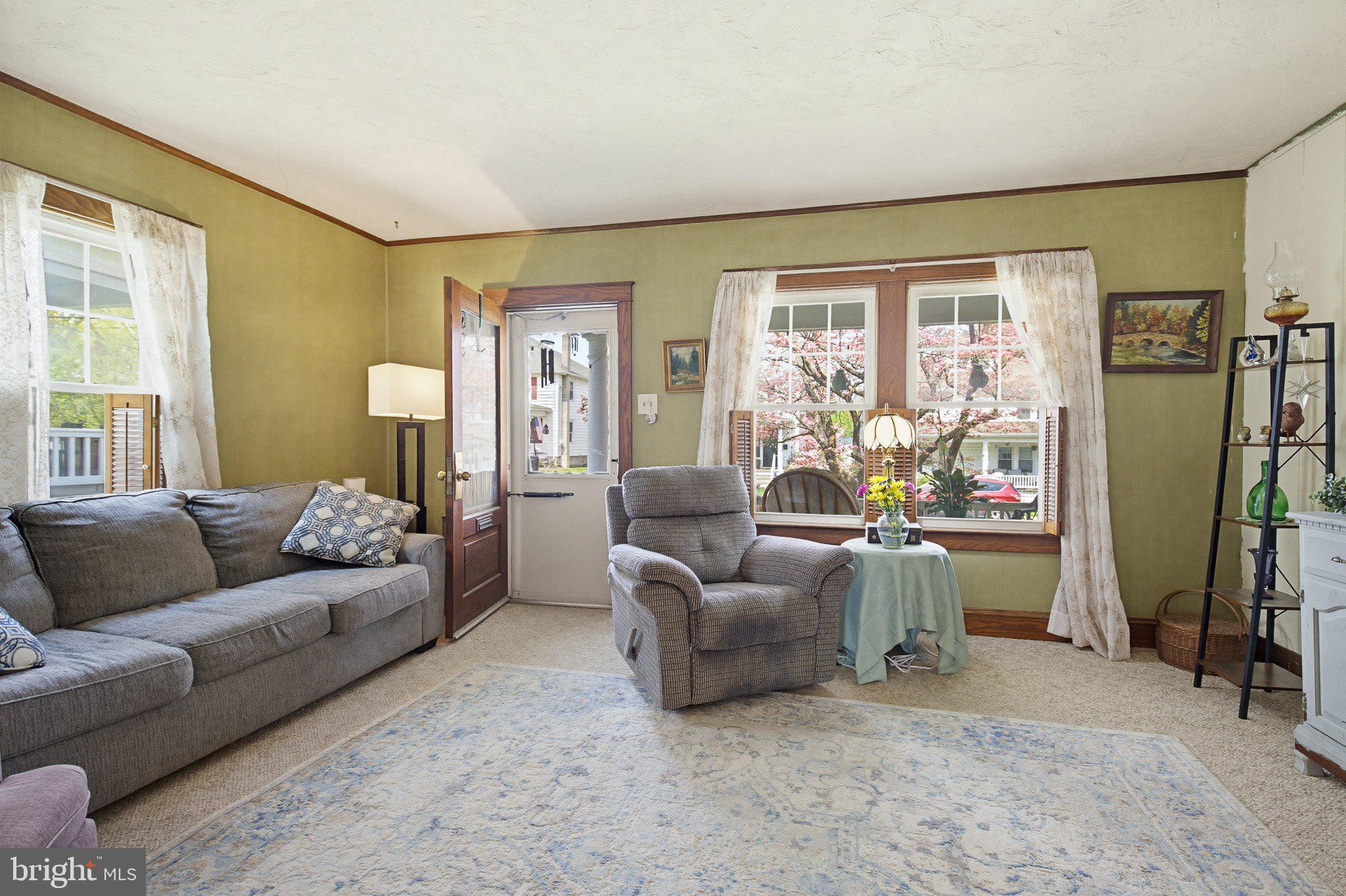 308 East New Street Lititz, PA 17543 - Photo 5 of 42