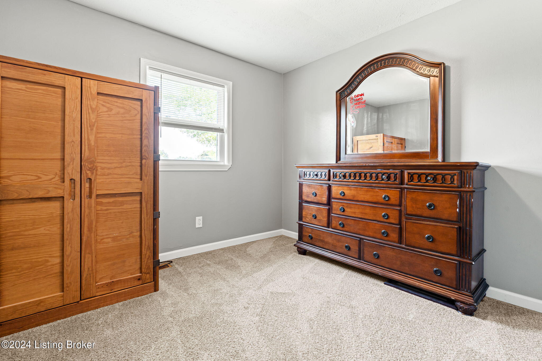 368 Glenview Road Louisville, KY 40229 - Photo 18 of 30 368 Glenview Rd (35 of 39)