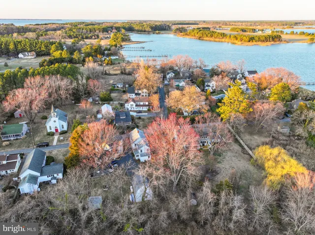 a view of a lake with houses
