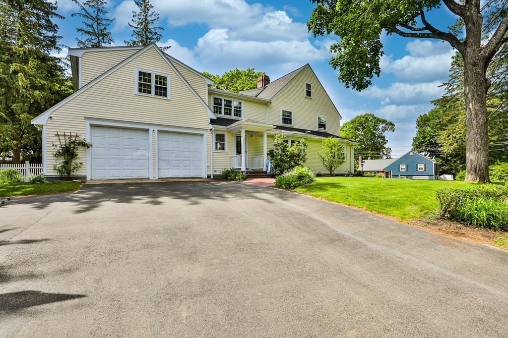 37 Bellevue Road Stoneham, MA 02180 - Photo 3 of 42 Gallery Image 3