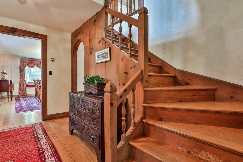 37 Bellevue Road Stoneham, MA 02180 - Photo 5 of 42 Gallery Image 5