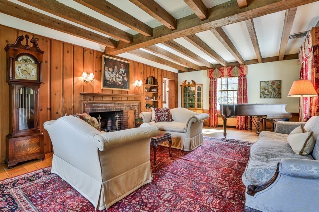 37 Bellevue Road Stoneham, MA 02180 - Photo 6 of 42 Gallery Image 6
