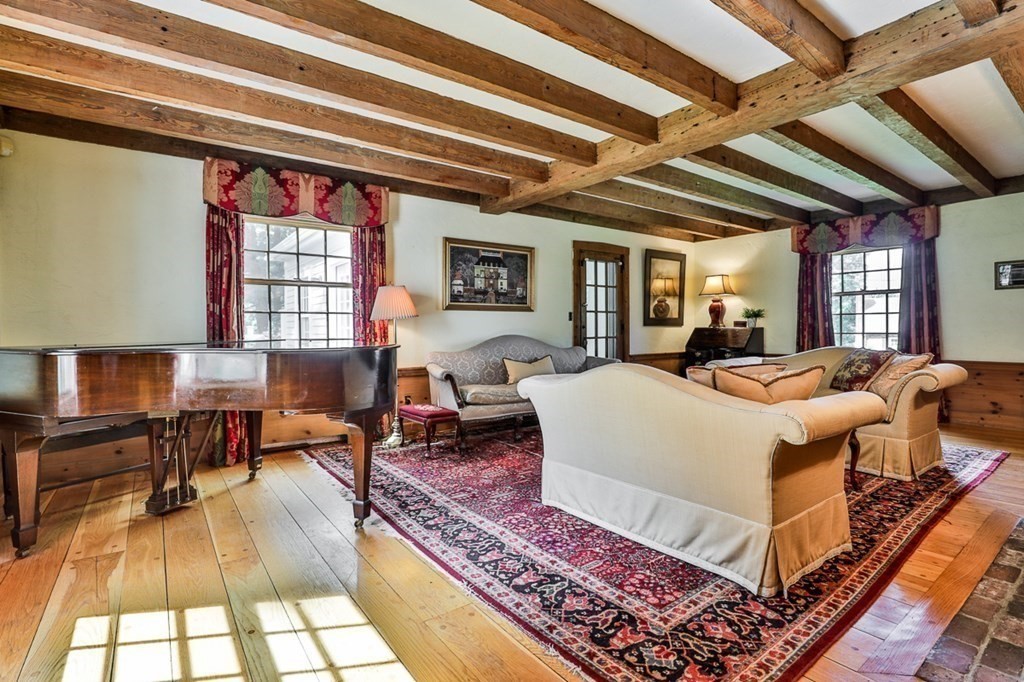 37 Bellevue Road Stoneham, MA 02180 - Photo 7 of 42 Gallery Image 7