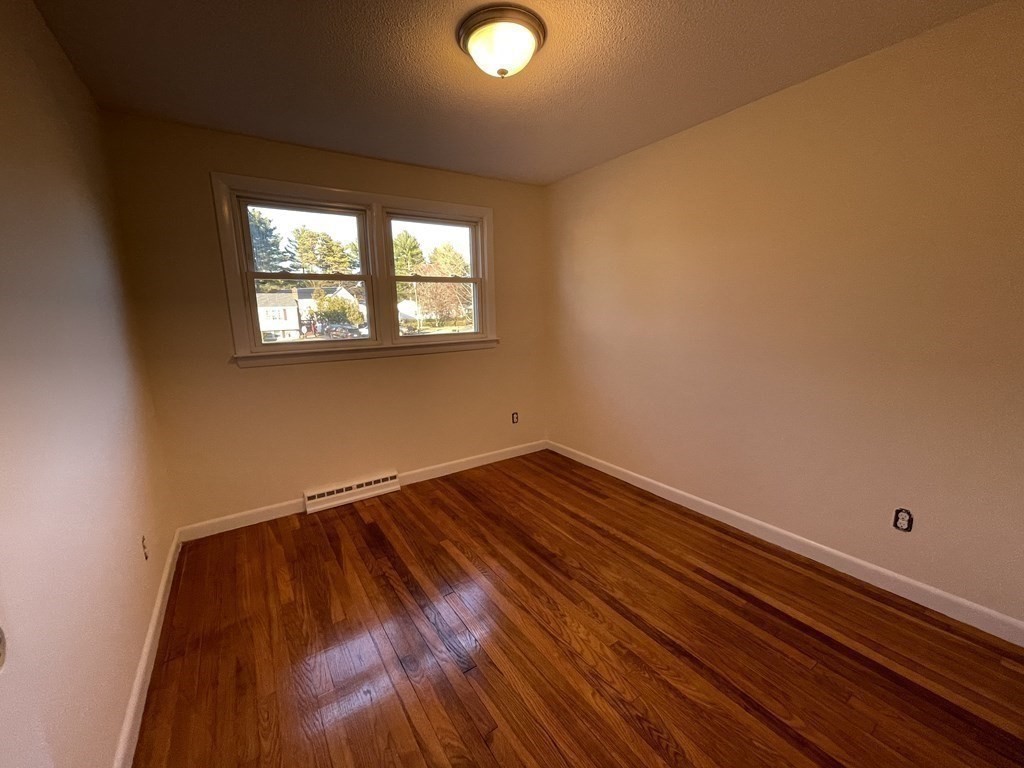 12 Oakland Road Pepperell, MA 01463 - Photo 12 of 19 Gallery Image 12