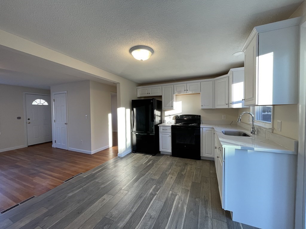 12 Oakland Road Pepperell, MA 01463 - Photo 3 of 19 Gallery Image 3