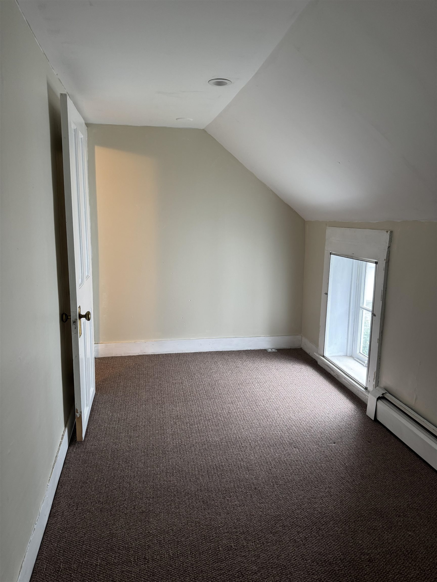 250 North Street Bennington, VT 05201 - Photo 8 of 16