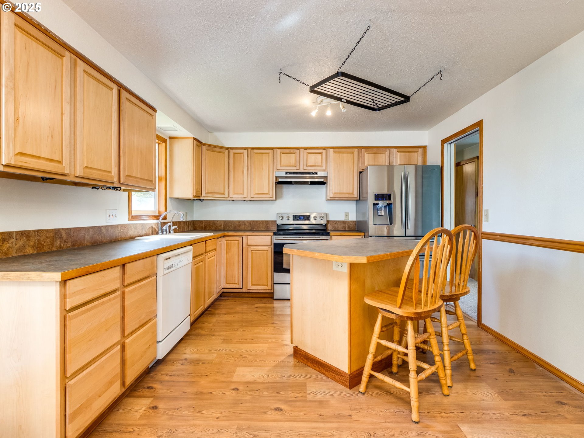 17118 Southeast Bush Street Portland, OR 97236 - Photo 16 of 40