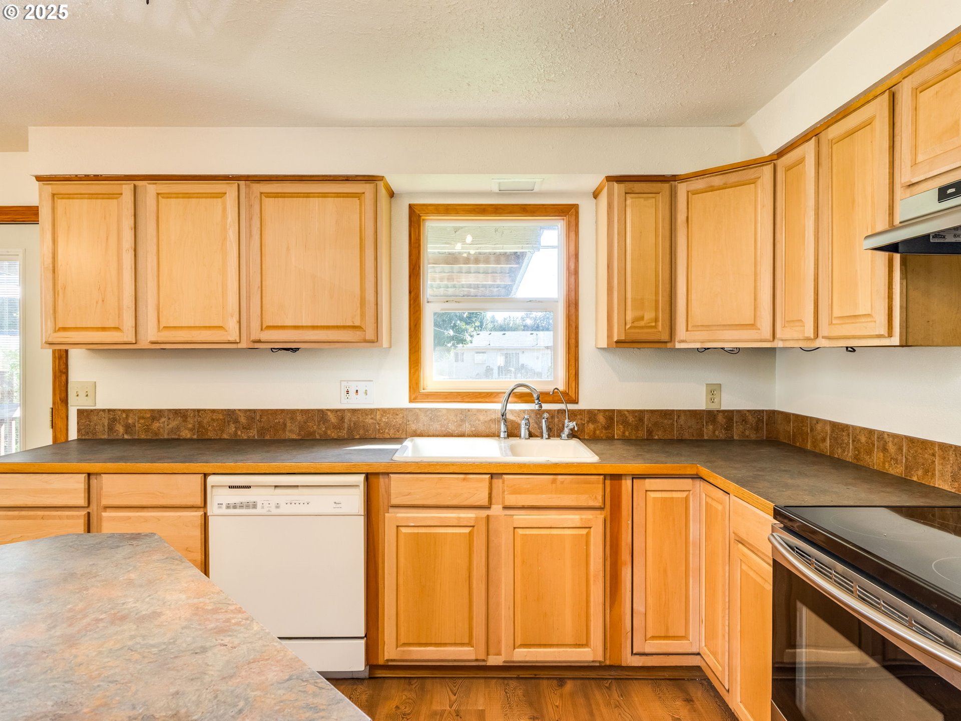 17118 Southeast Bush Street Portland, OR 97236 - Photo 18 of 40