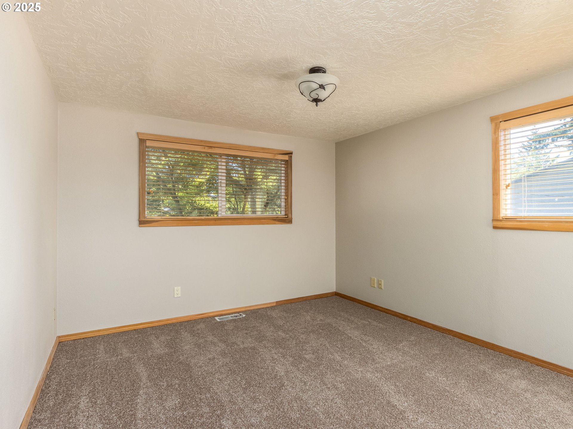 17118 Southeast Bush Street Portland, OR 97236 - Photo 22 of 40