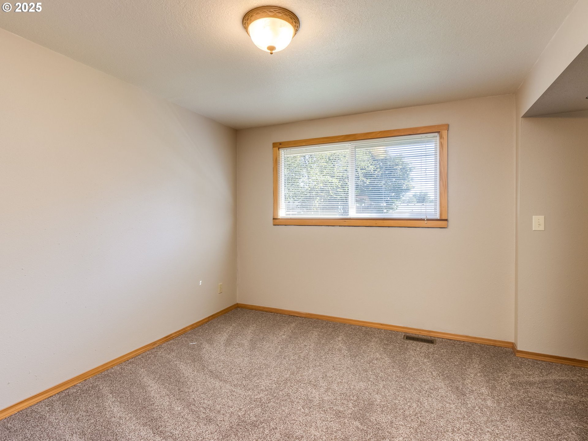 17118 Southeast Bush Street Portland, OR 97236 - Photo 27 of 40