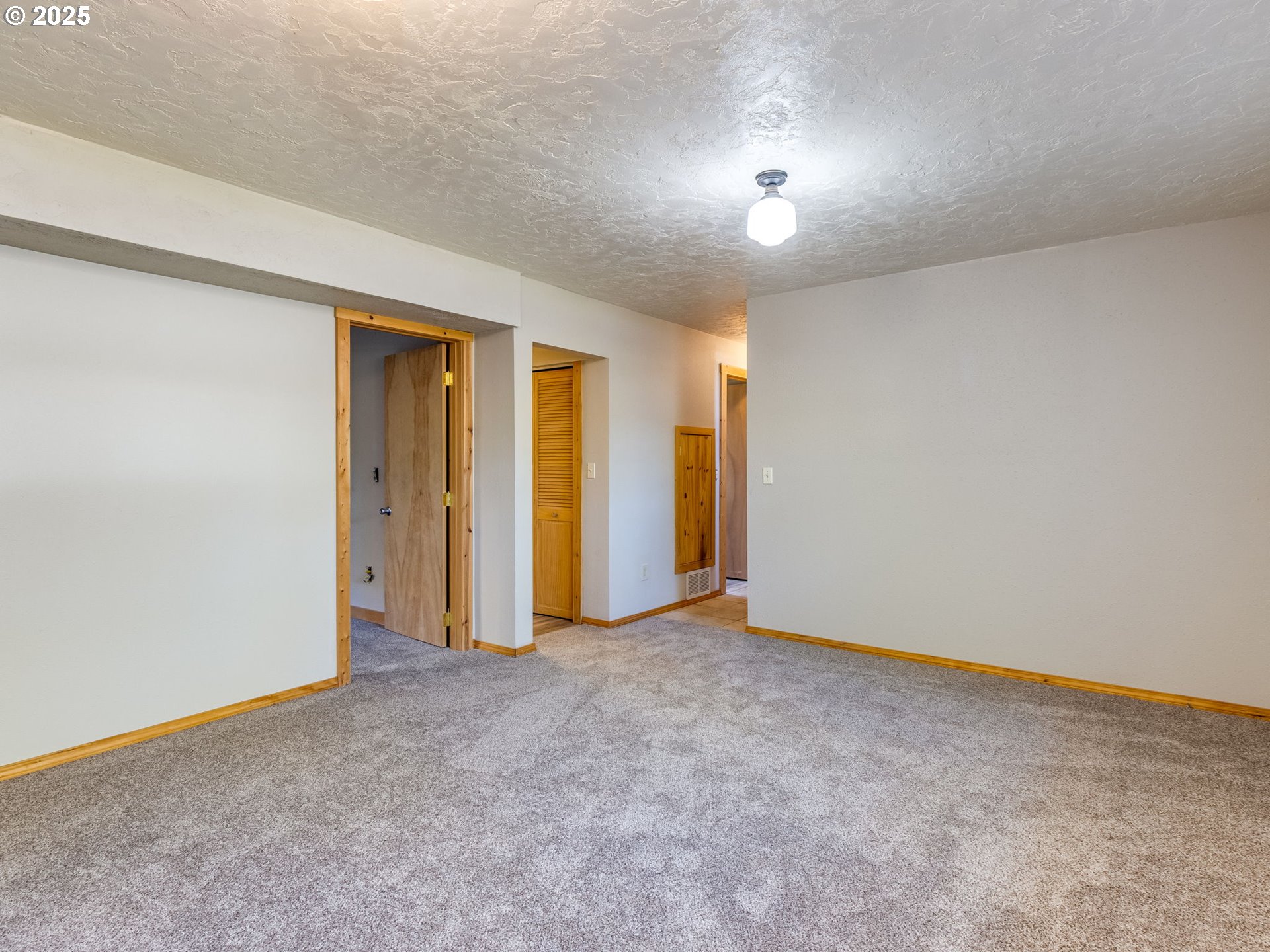 17118 Southeast Bush Street Portland, OR 97236 - Photo 32 of 40