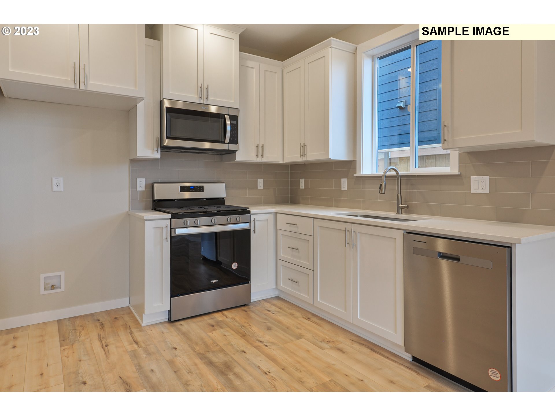 11202 Blueberry Loop Aurora, OR 97002 - Photo 3 of 14 Gallery Image 3