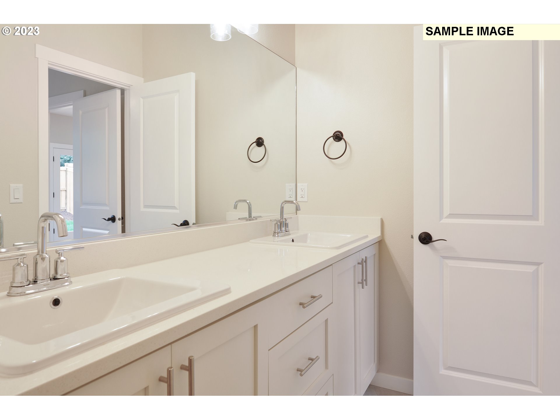 11202 Blueberry Loop Aurora, OR 97002 - Photo 10 of 14 Owner's Suite Bathroom
