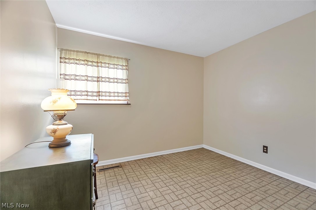 6102 Randolph Road Bedford Heights, OH 44146 - Photo 17 of 31
