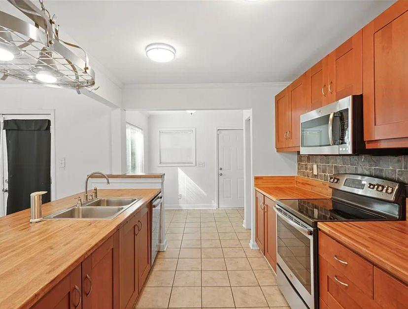 2371 Ben Hill Road Atlanta, GA 30344 - Photo 7 of 20