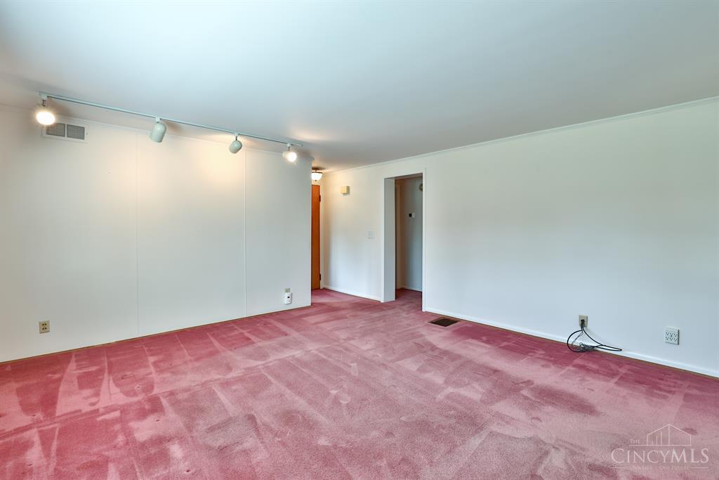 3840 Poole Road Cincinnati, OH 45251 - Photo 8 of 48 Gallery Image 8