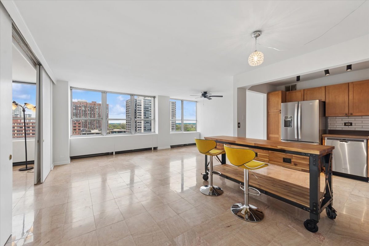 655 West Irving Park Road, Unit 906 Chicago, IL 60613 - Photo 2 of 20