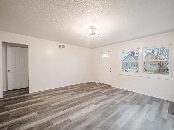 $130,000 | 646 East Maryland Street, Evansville, IN 47711