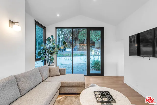 $5,495 | 3935 Kentucky Drive, Los Angeles, CA 90068