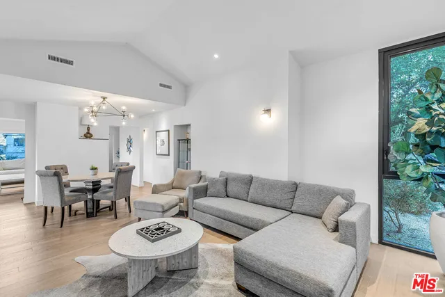 $5,495 | 3935 Kentucky Drive, Los Angeles, CA 90068