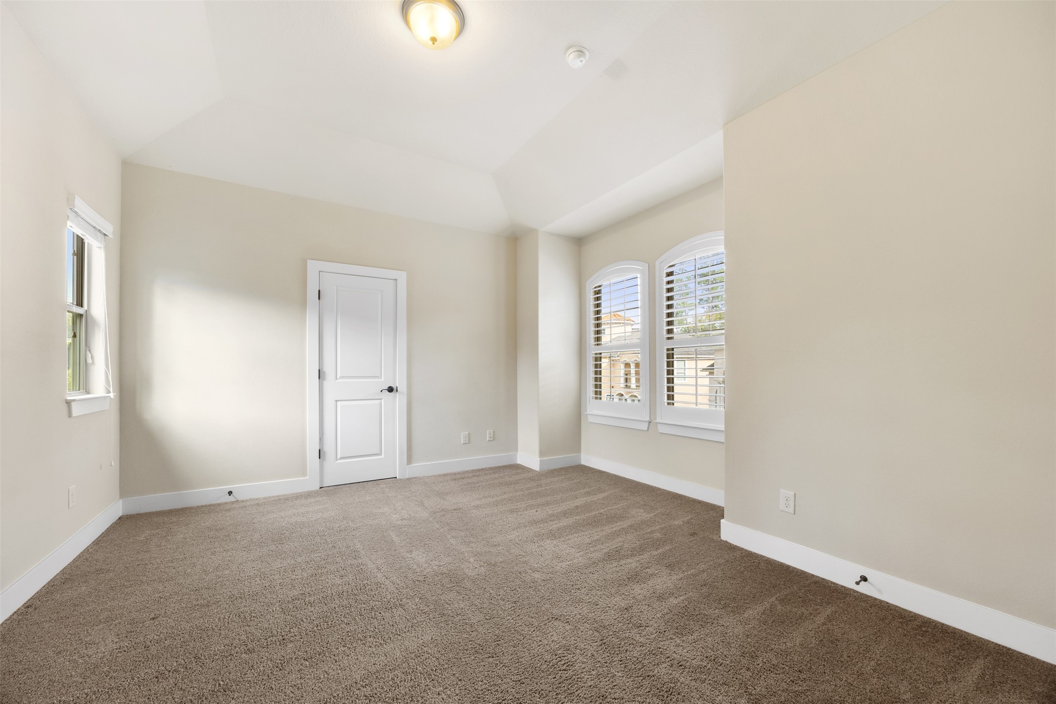 6515 Fraser Point Spring, TX 77379 - Photo 30 of 39 a view of an empty room with a window