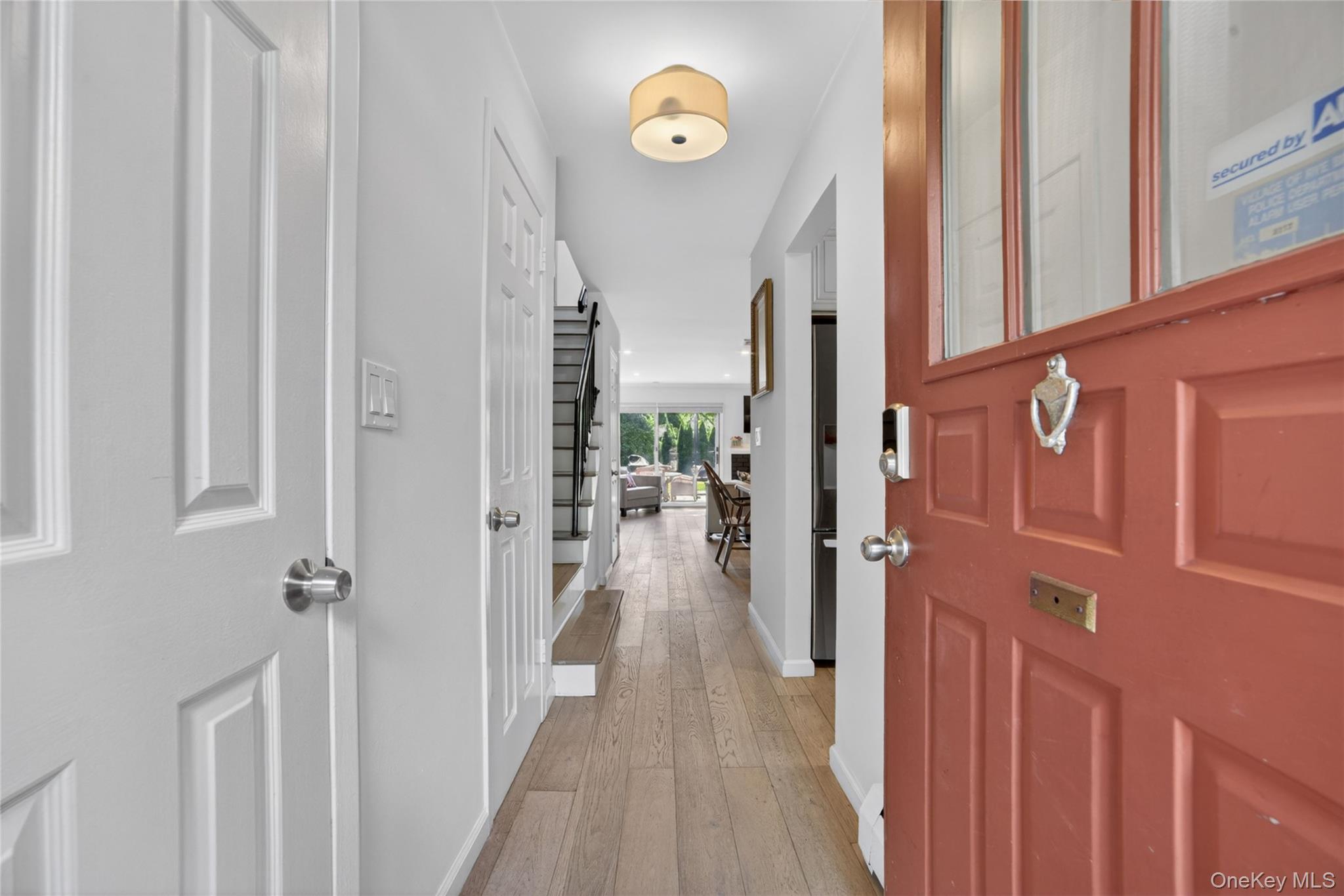 218 Tree Top Crescent Rye Brook, NY 10573 - Photo 3 of 36