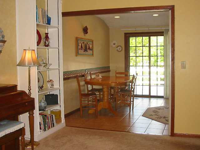 8 Newton Road Latham, NY 12110 - Photo 4 of 10 Photo 4