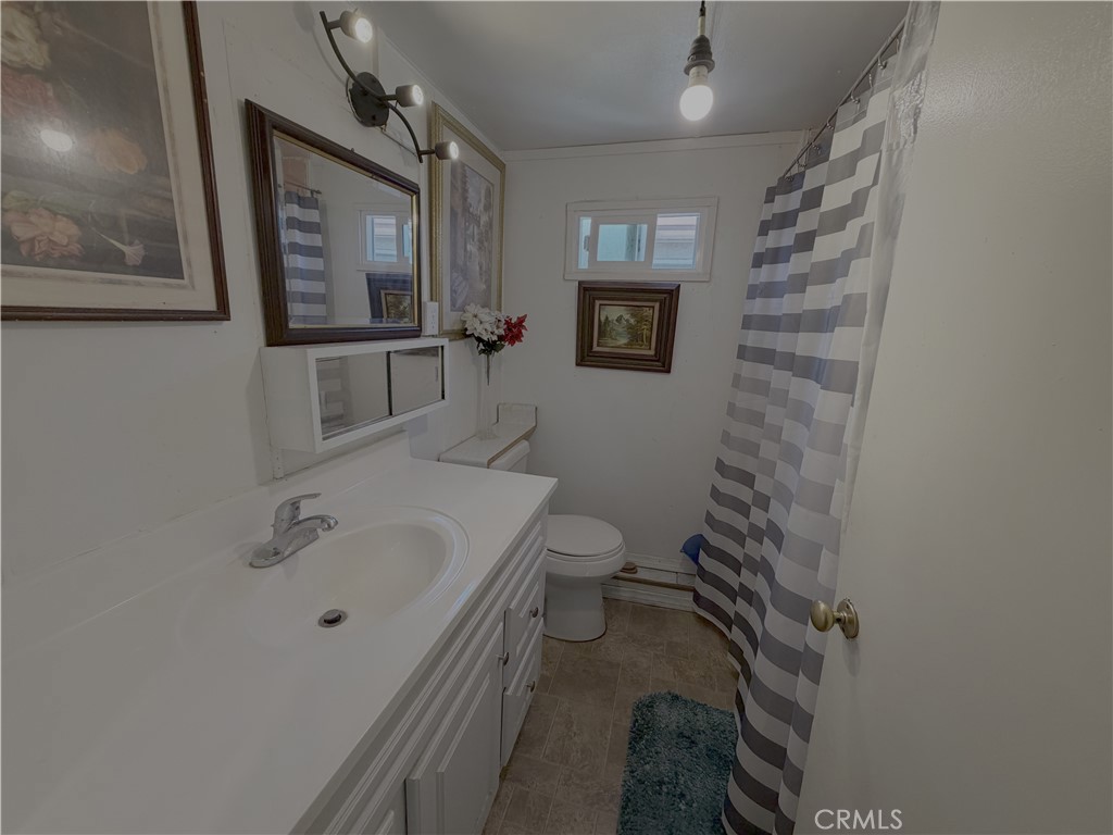 520 East Carson Street Carson, CA 90745 - Photo 8 of 16 Bathroom with shower / tub combo
