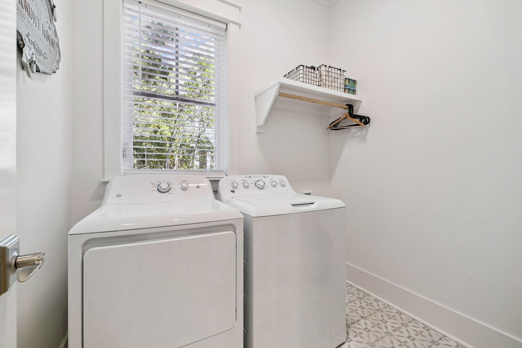 25 Pontchartrain North Santa Rosa Beach, FL 32459 - Photo 16 of 48 a utility room with dryer and washer