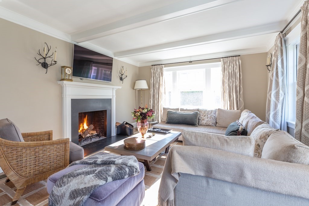 20 Hammondswood Road Newton, MA 02467 - Photo 4 of 32