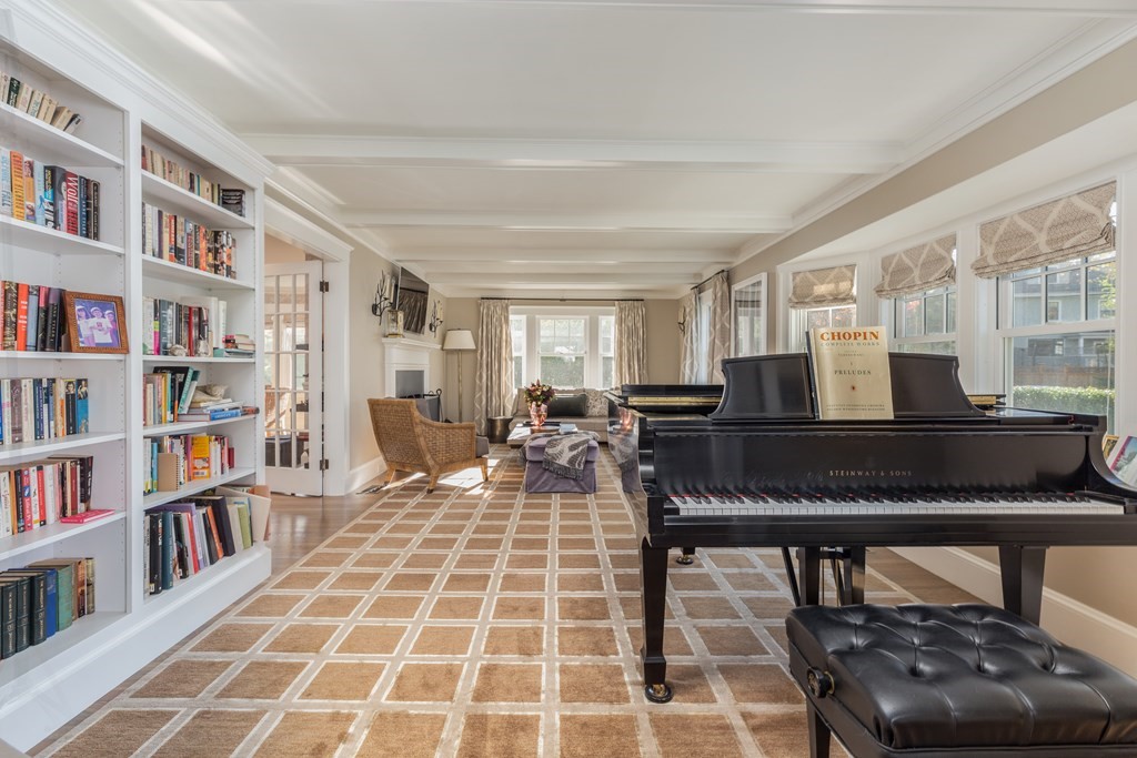 20 Hammondswood Road Newton, MA 02467 - Photo 7 of 32