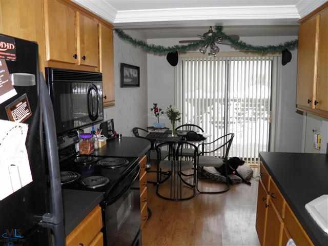 752 Oak Brook Ridge Drive Rochester, MI 48307 - Photo 3 of 18 KITCHEN