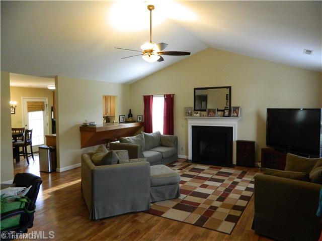 161 Sunset Ridge Lane Lexington, NC 27295 - Photo 3 of 16 Living Room.