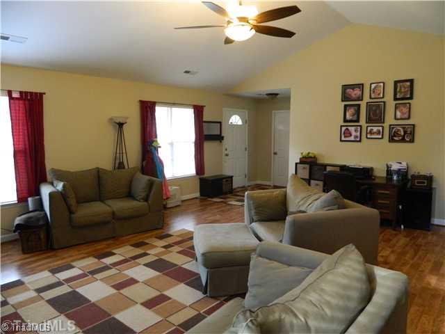 161 Sunset Ridge Lane Lexington, NC 27295 - Photo 5 of 16 Living Room.