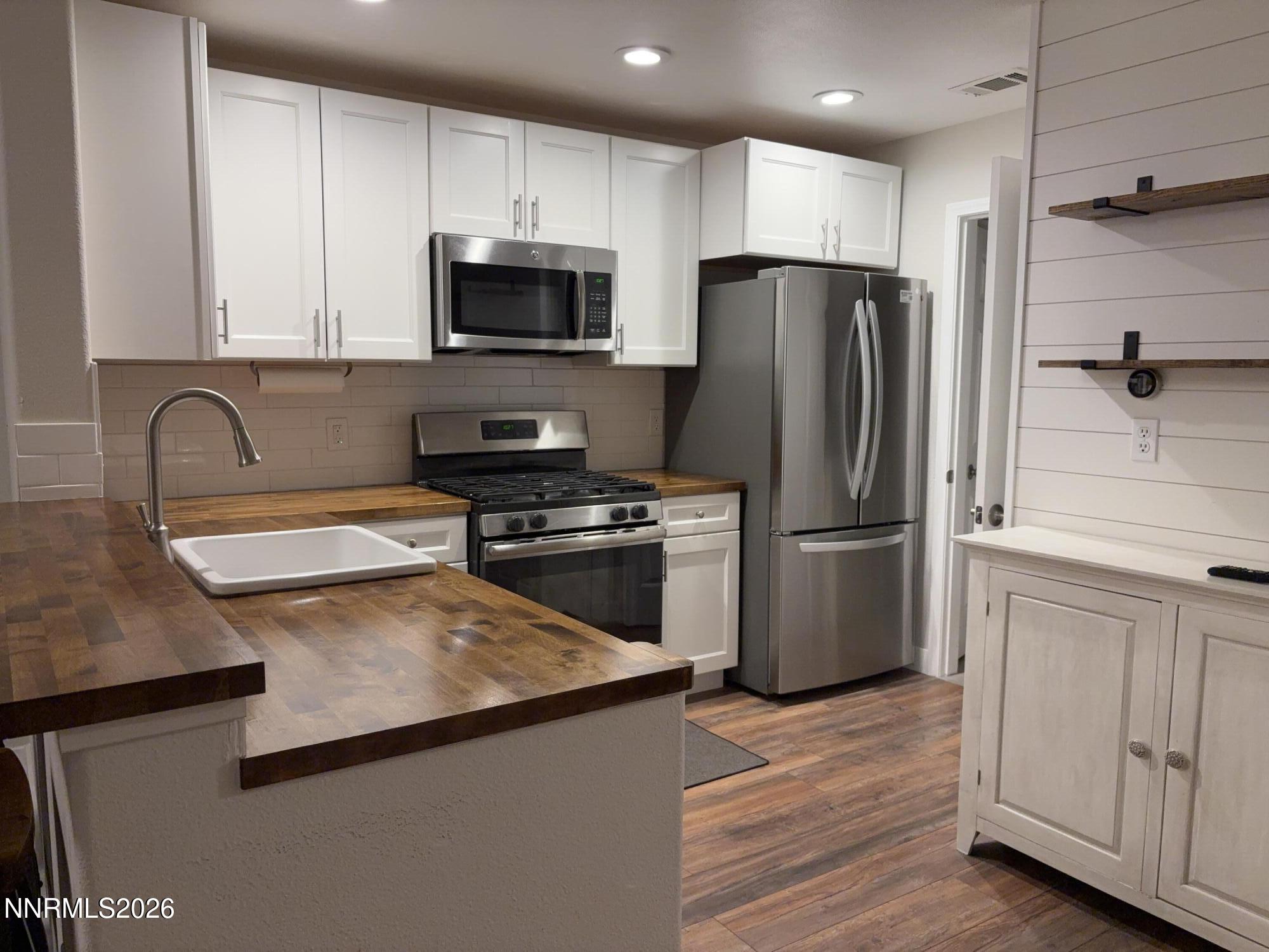 900 South Meadows Parkway, Unit 3613 Reno, NV 89521 - Photo 5 of 13 Kitchen 1