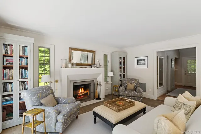 $2,495,000 | 530 Hands Creek Road, East Hampton, NY 11937