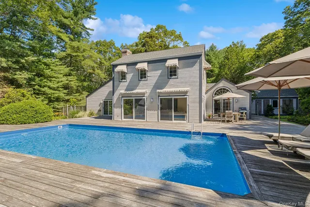 $2,495,000 | 530 Hands Creek Road, East Hampton, NY 11937