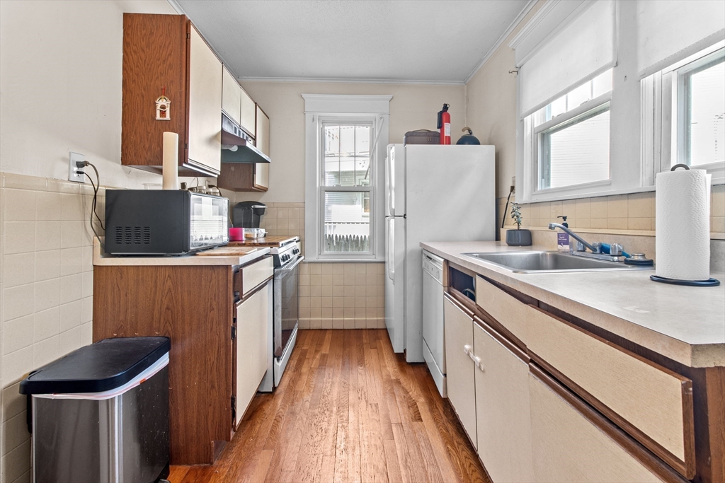 81 Eleanor Road Springfield, MA 01108 - Photo 10 of 23