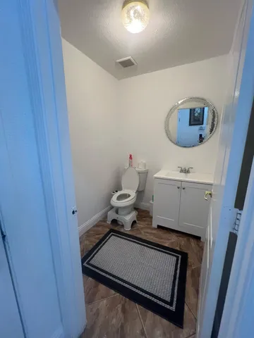 a view of washer and dryer in a kitchen