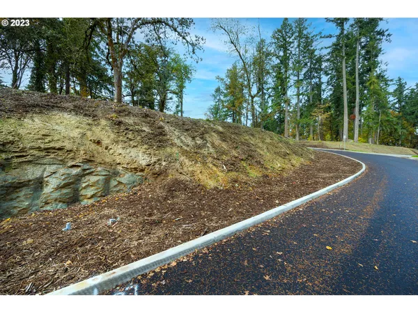 $309,000 | 2620 Cupola Drive, Unit 27, Eugene, OR 97403